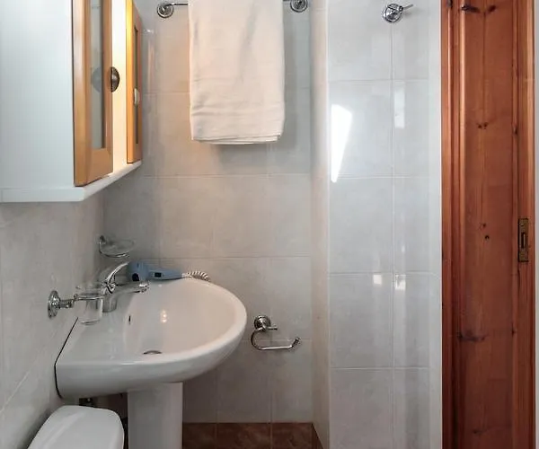 Athina Βίλα Αμπράμι